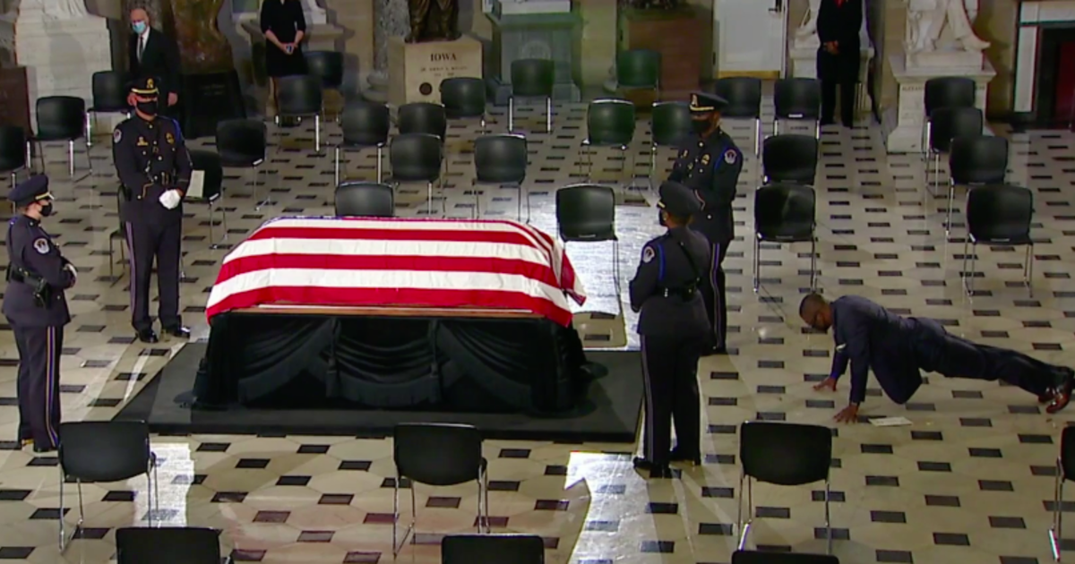 Ruth Bader Ginsburg’s trainer pays tribute to her with push-ups