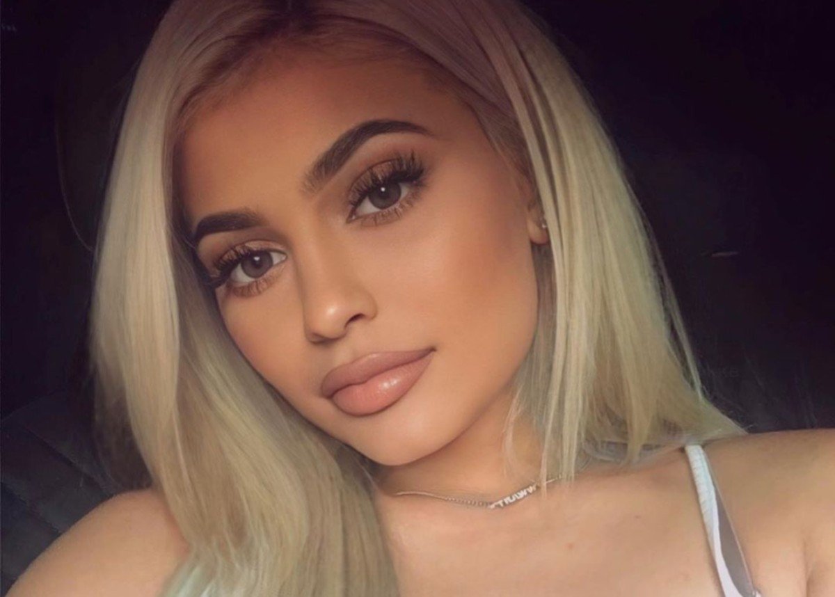 Kylie Jenner Stuns In Louis Vuitton Headscarf