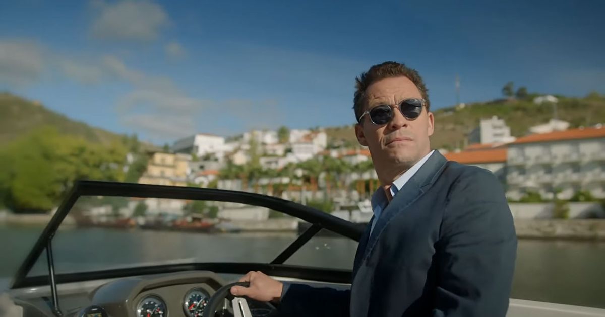 Smug Dominic West ditches wedding ring as he channels James Bond on a speedboat