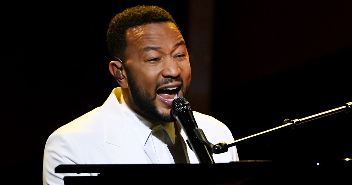 John Legend dedicates emotional performance to Chrissy Teigen after baby loss