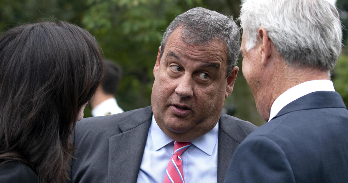 Chris Christie says he should have worn a mask at White House