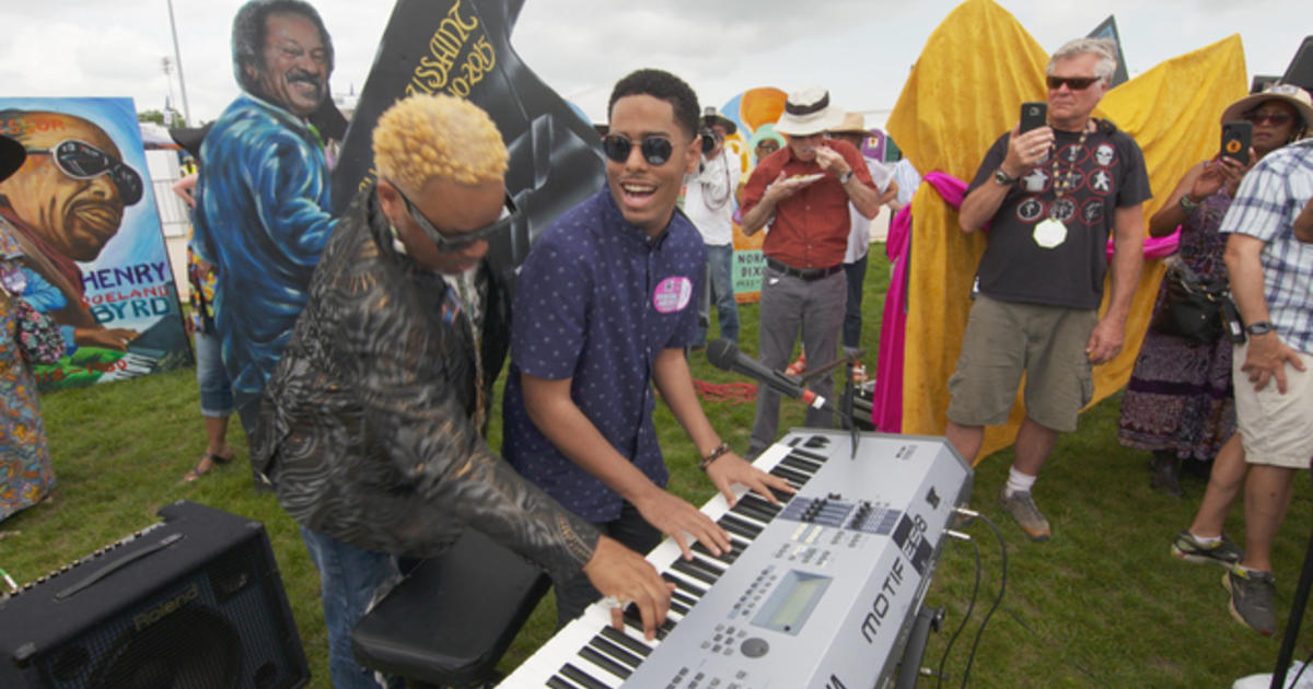 Jazz musicians Matthew Whitaker and Davell Crawford seamlessly jam