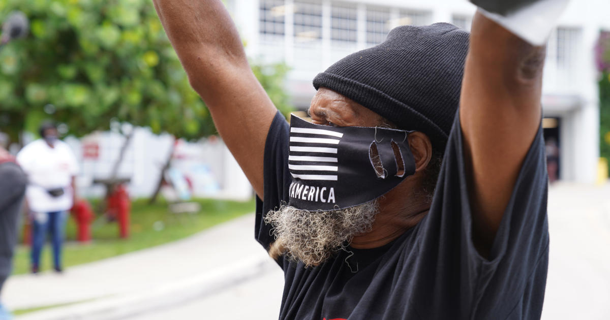 Former felons in Florida cast their first ballots in early voting