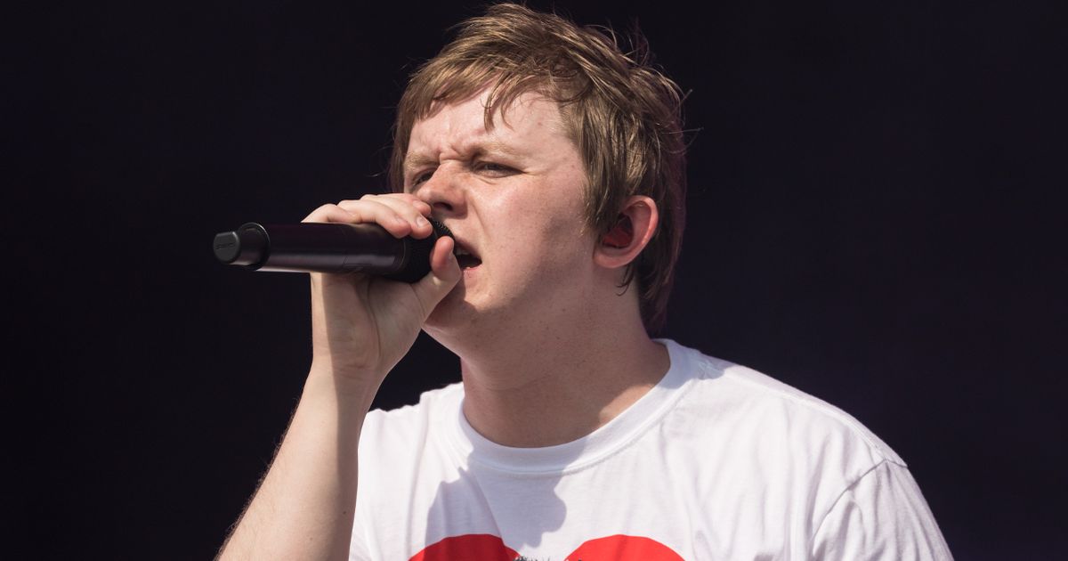 Lewis Capaldi says he couldn’t pull girls at school because he stank of hot dogs