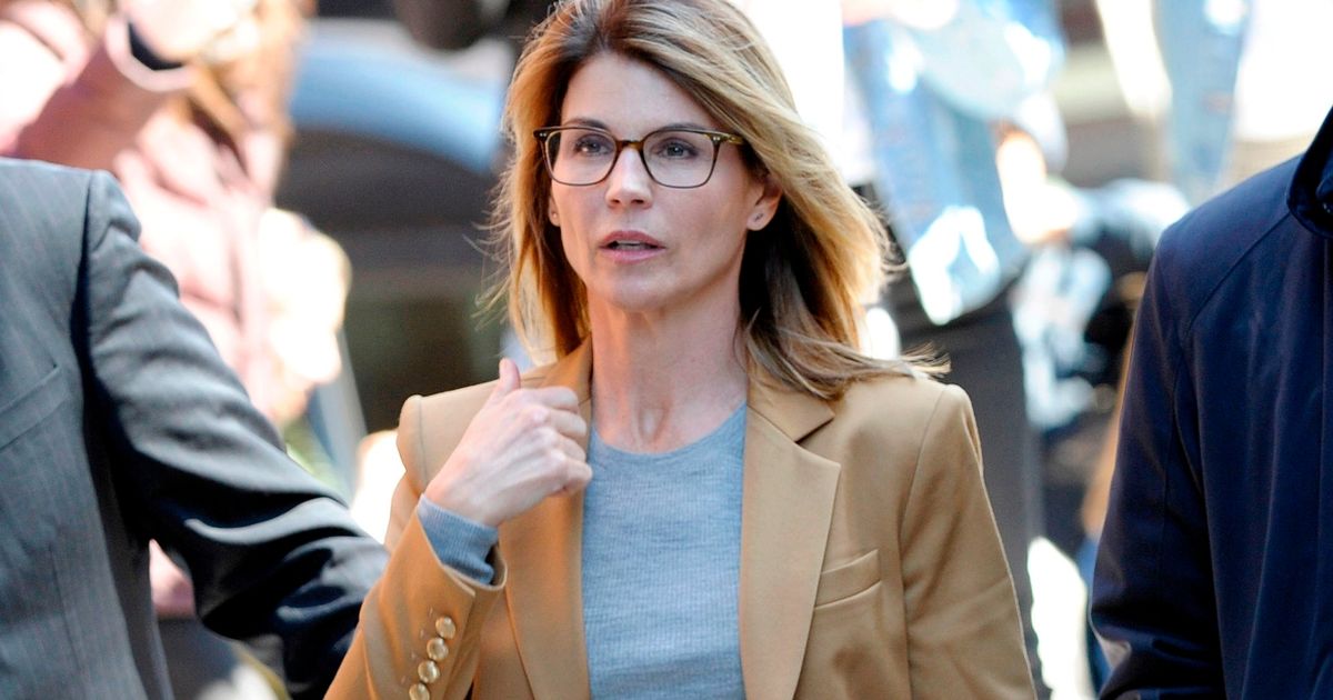 Lori Loughlin begins prison sentence after surrendering to authorities