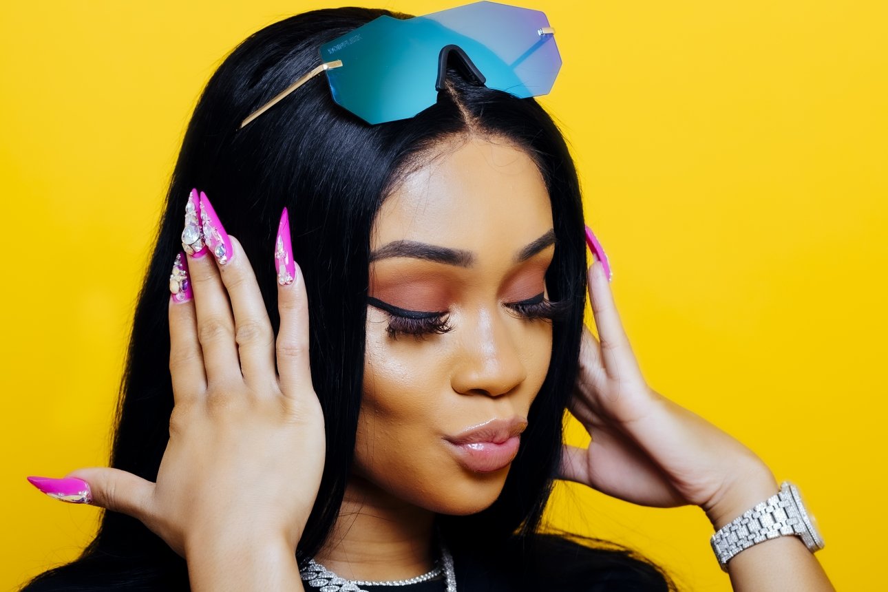 Saweetie Looks Drop-Dead Gorgeous In This Latest Clip – She’s Flaunting Her Toned Body, Showing Off Her Best Assets