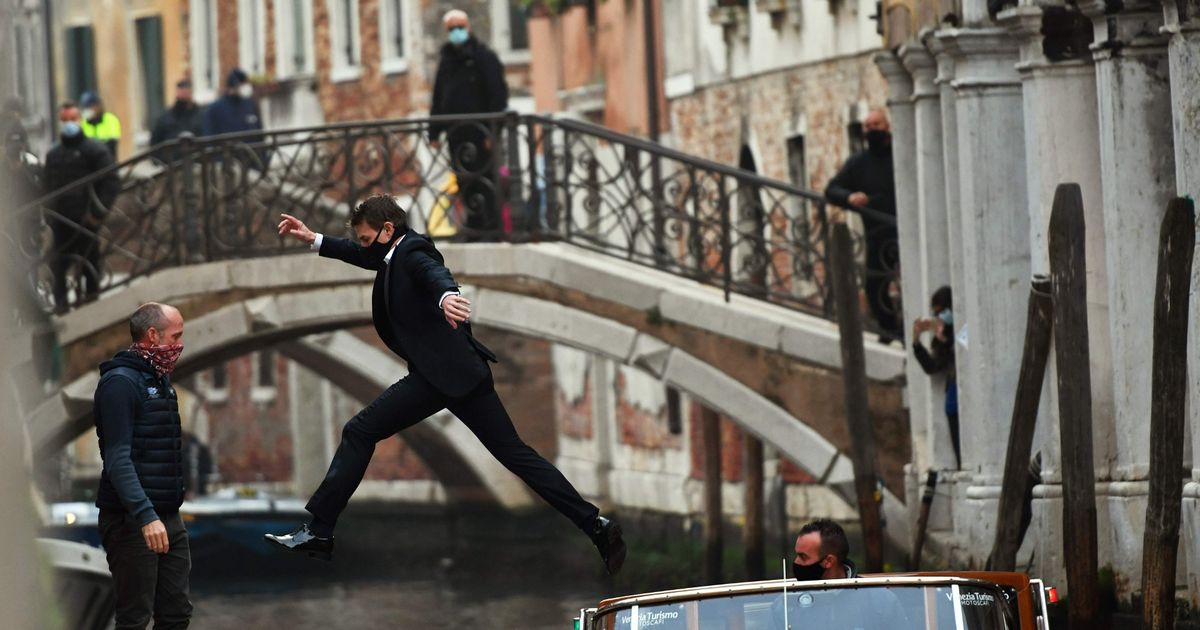 Tom Cruise stars in Mission Impossible stunt as he leaps between boats in Venice