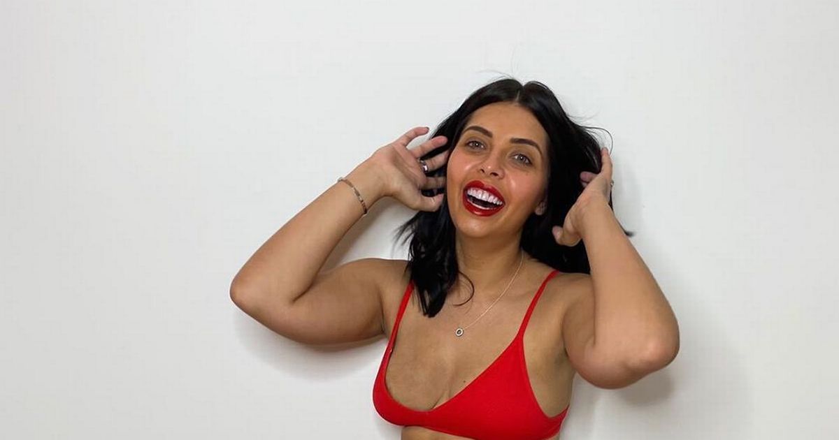 Cara De La Hoyde praised as she slips into red underwear for ‘no filter’ snaps