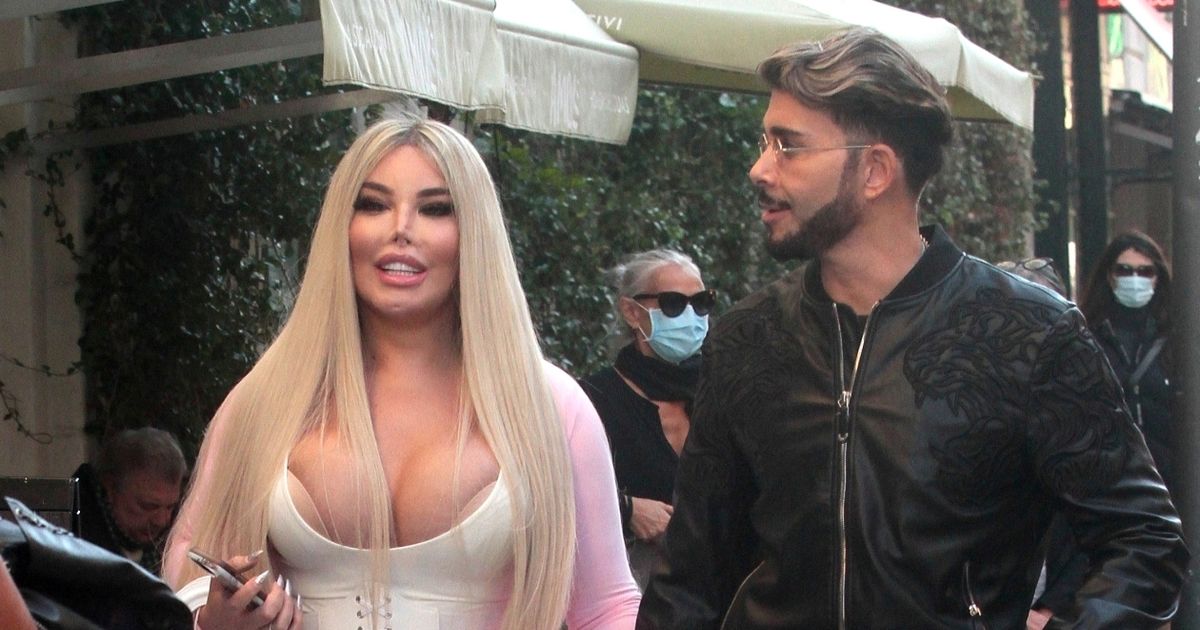 Jessica Alves parades sensational curves on date with plastic surgeon boyfriend