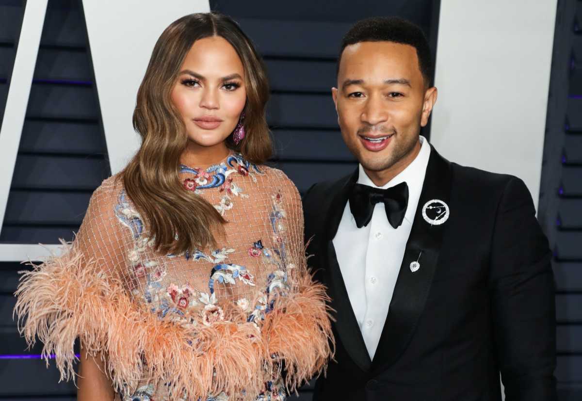 Social Media Defends Chrissy Teigen And John Legend For Sharing Hospital Photos After Losing Their Baby Jack