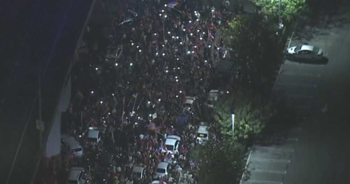 Hundreds gather for pro-Armenia protest outside L.A. Times