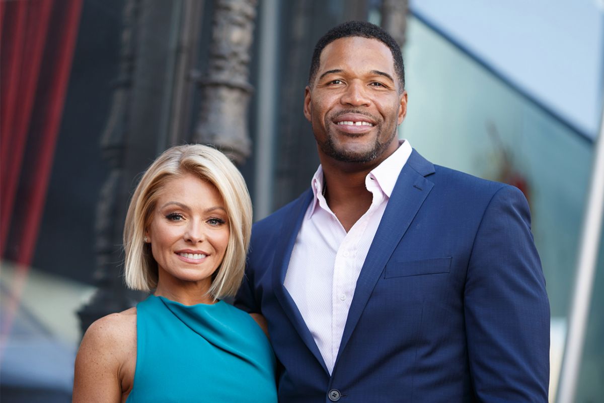 Kelly Ripa Comments On 2016 Michael Strahan Departure In New Interview — Fans Say She Is Bitter