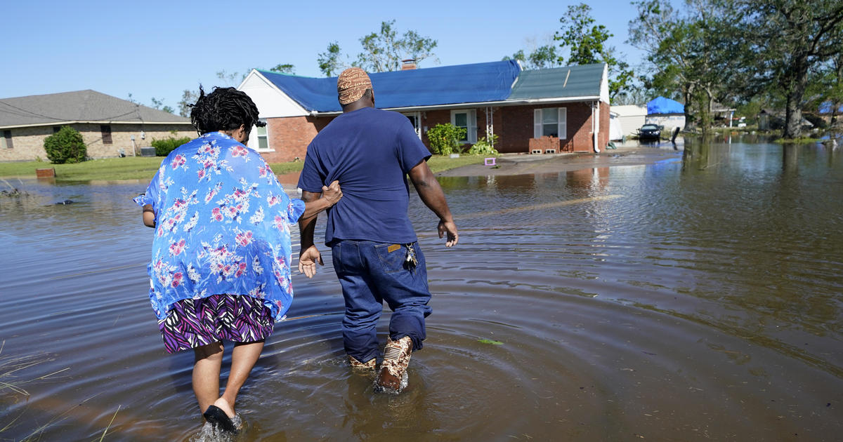 Hurricane Delta leaves hundreds of thousands without power