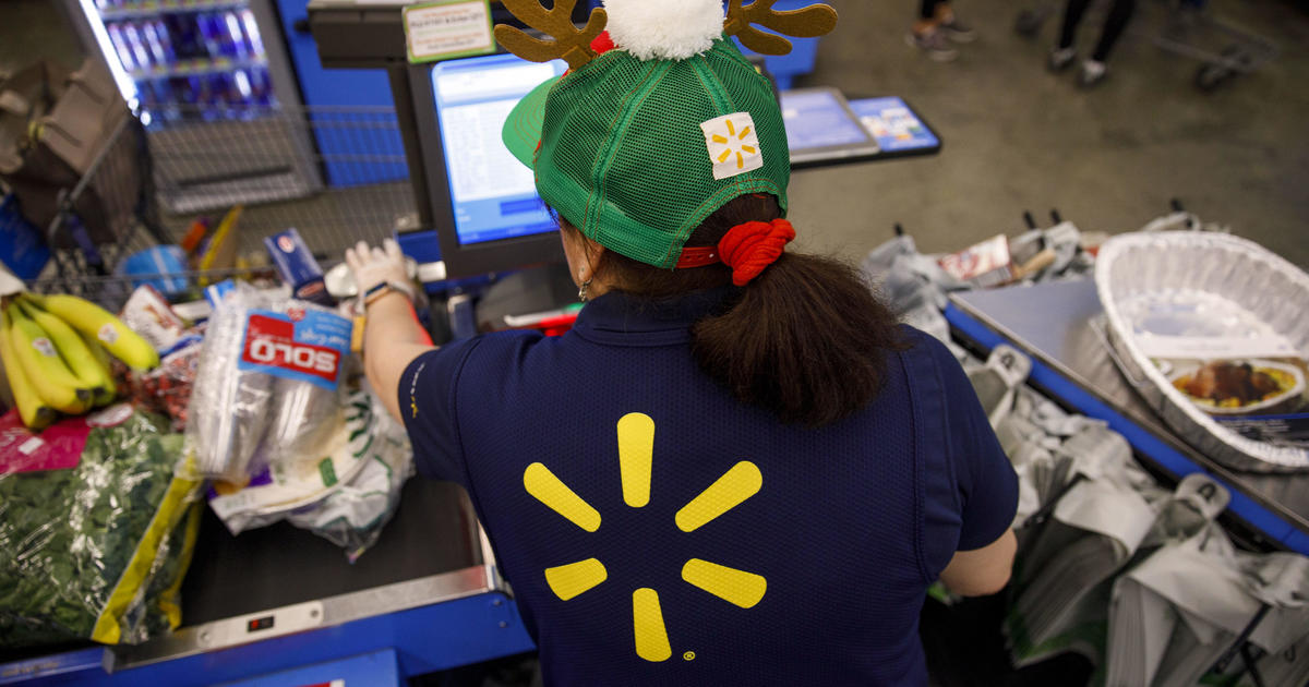 Walmart spreads out holiday sales to avoid Black Friday mob