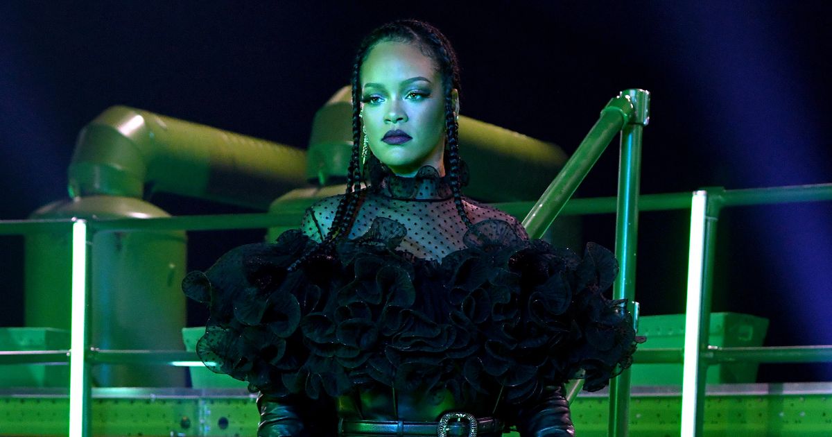 Rihanna apologises after using Islamic Hadith at fashion show