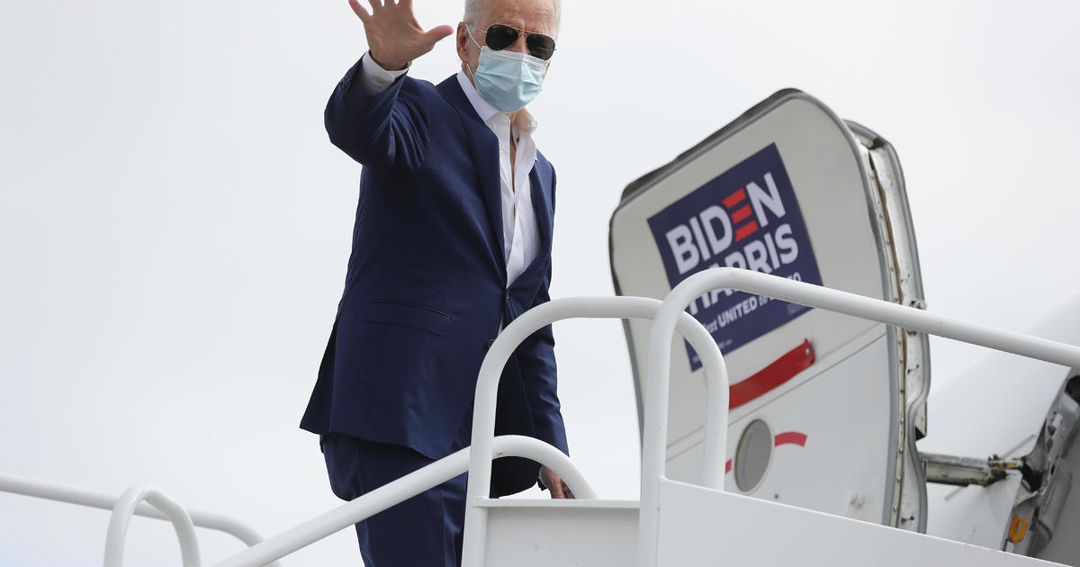 Person who flew with Joe Biden tests positive for COVID-19