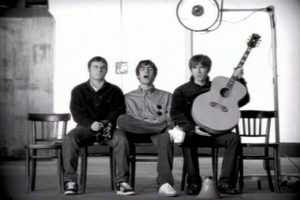 Oasis - (What's the story) Morning Glory - Wonderwall