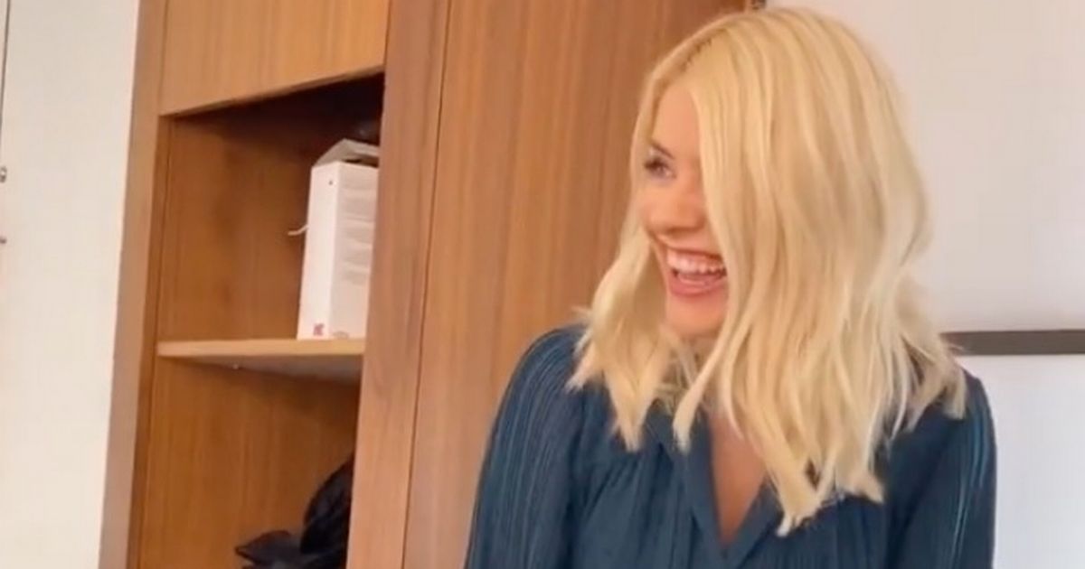 Holly Willoughby and Phillip Schofield giggle over ‘massive’ rude-looking marrow