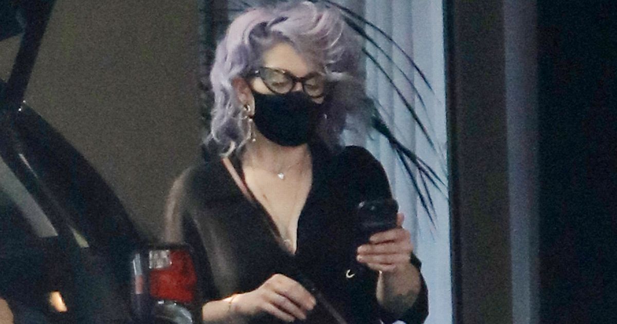 Kelly Osbourne wraps shrinking frame in skinny jeans after 6st weight loss