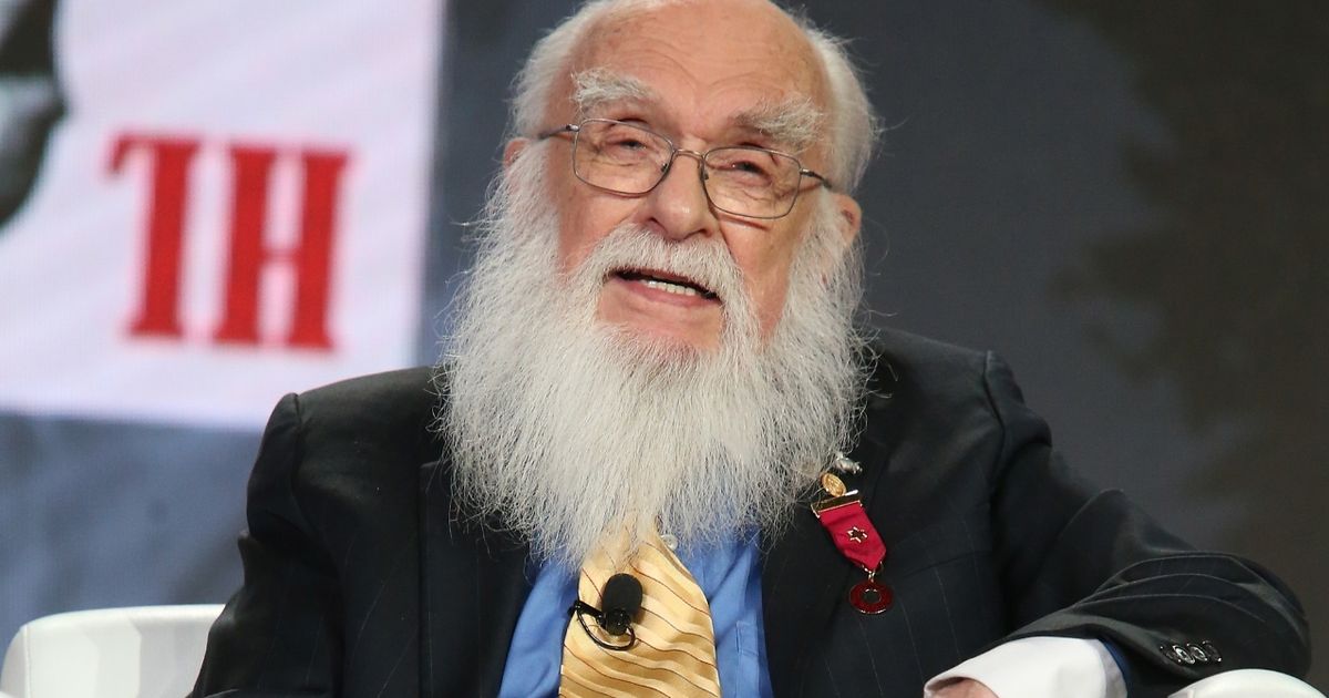 Magician James Randi who exposed fake paranormal seers and healers dies at 92