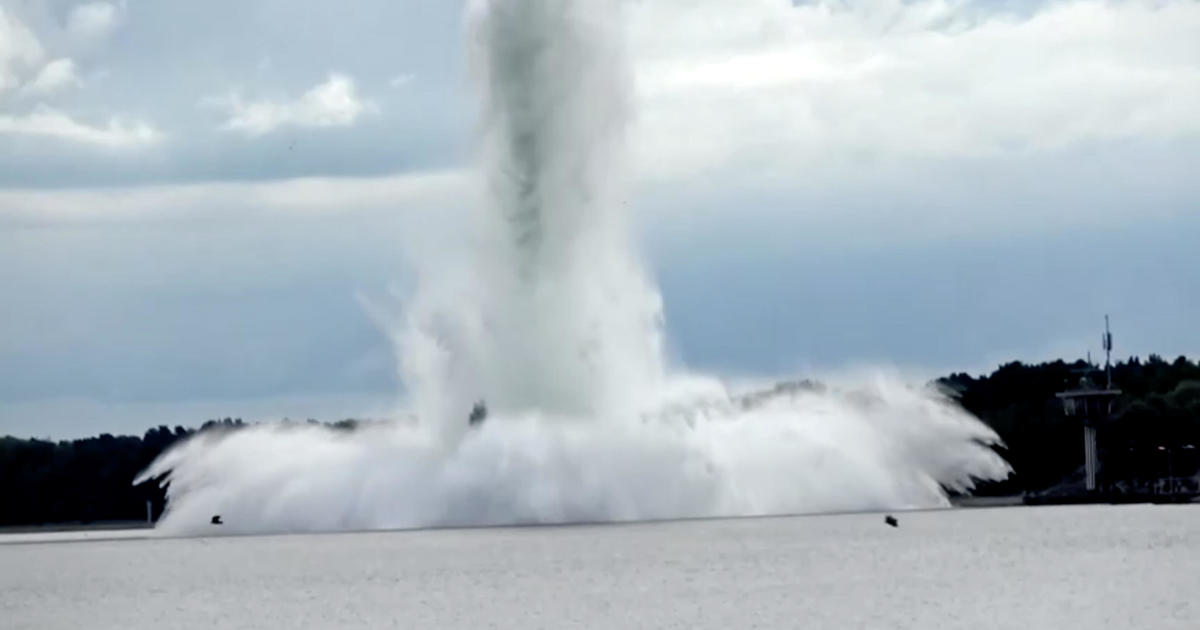 Video shows WWII “earthquake bomb” exploding underwater