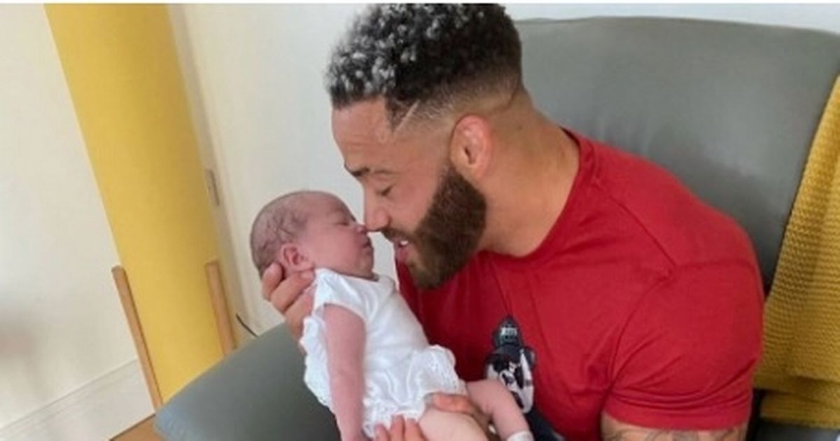 Ashley Cain sleeping on floor of daughter’s hospital room amid leukemia fight