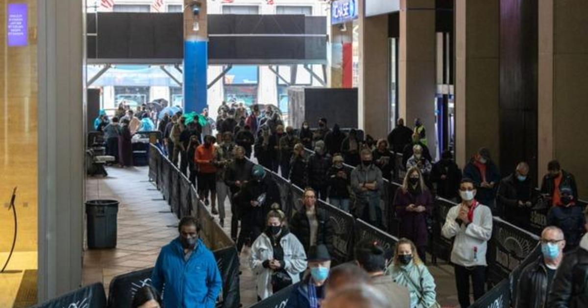 Long lines for early voting in New York City