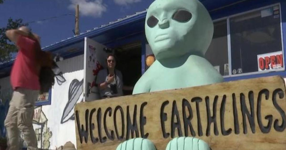 Hundreds descend on Nevada desert near “Area 51”