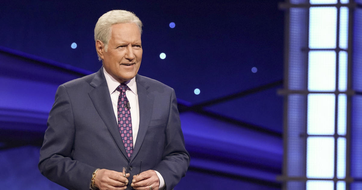 “Jeopardy!” releases prerecorded Thanksgiving message from Alex Trebek