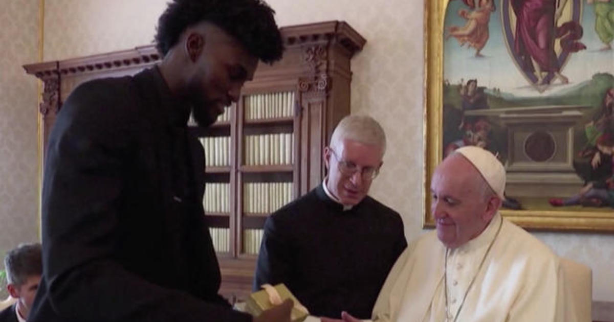 Pope Francis meets with NBA players at the Vatican