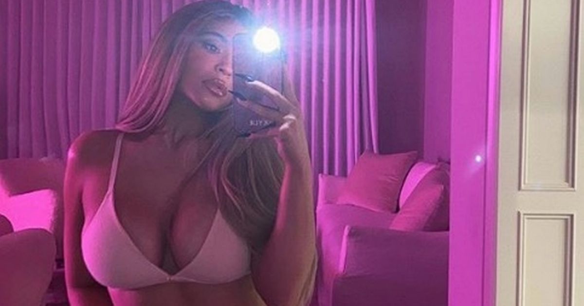 Kylie Jenner sends fans wild with flirty Instagram message as she poses in bra