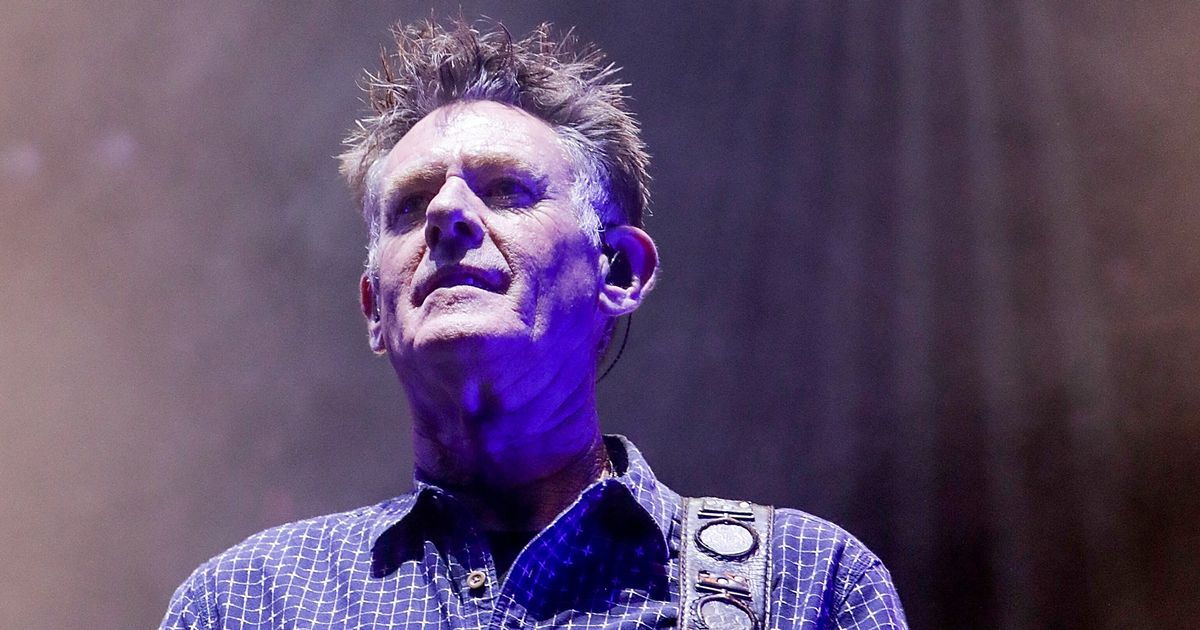 Midnight Oil bassist Bones Hillman dies after losing tragic cancer battle