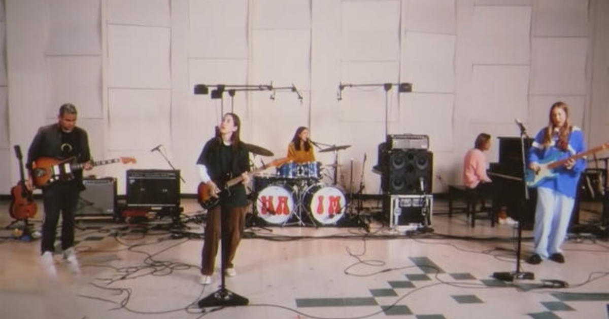 Saturday Sessions: Haim performs “Gasoline”