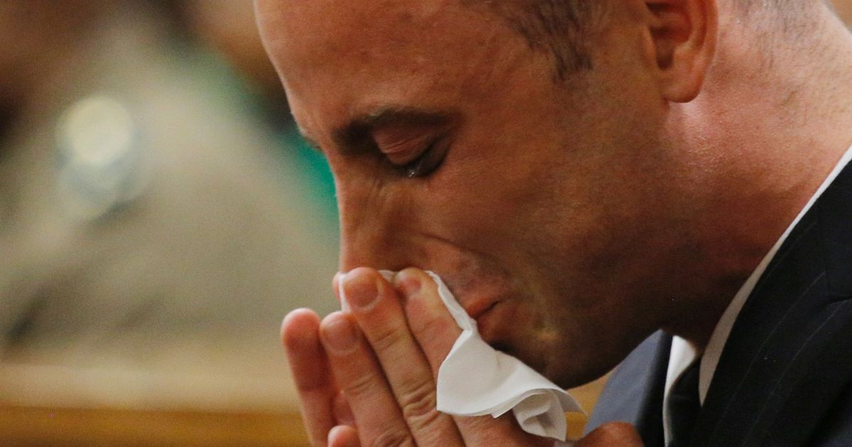 Oscar Pistorius’ defence in murder trial as he vomited at graphic testimony