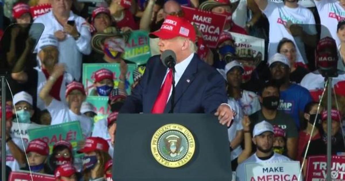 Trump rally crowd chants “fire Fauci”