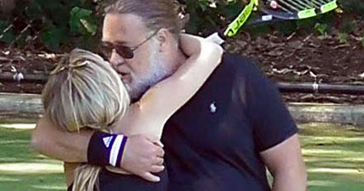 Russell Crowe shares tender kiss with rumoured girlfriend 26 years his junior