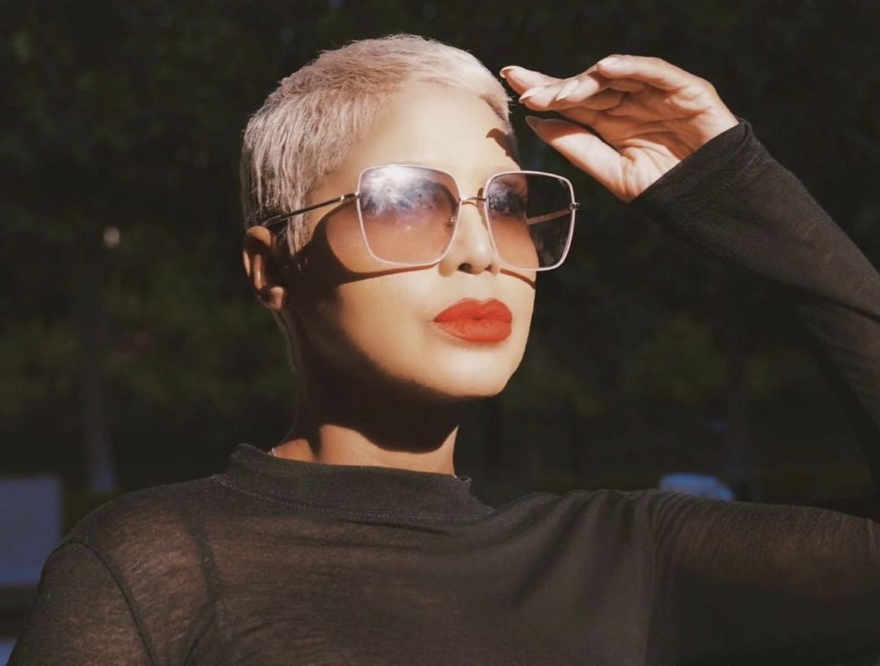 Toni Braxton Looks Gorgeous With Short Blonde Hair – See Her Clip