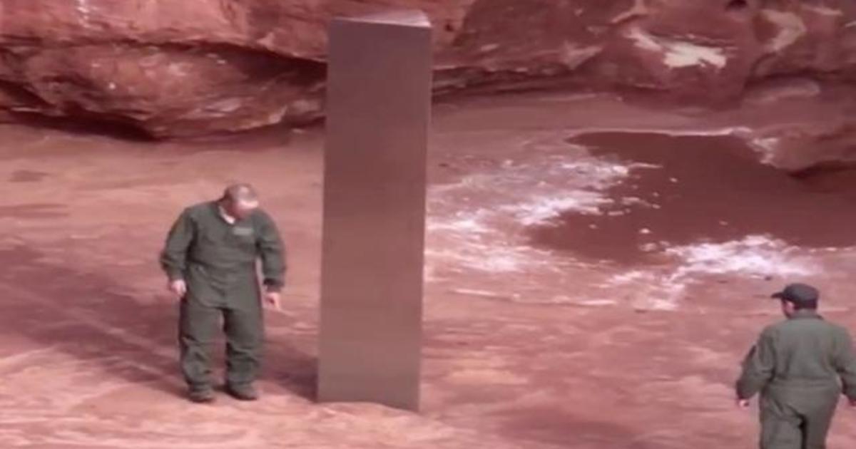 Mysterious monolith found in Utah desert