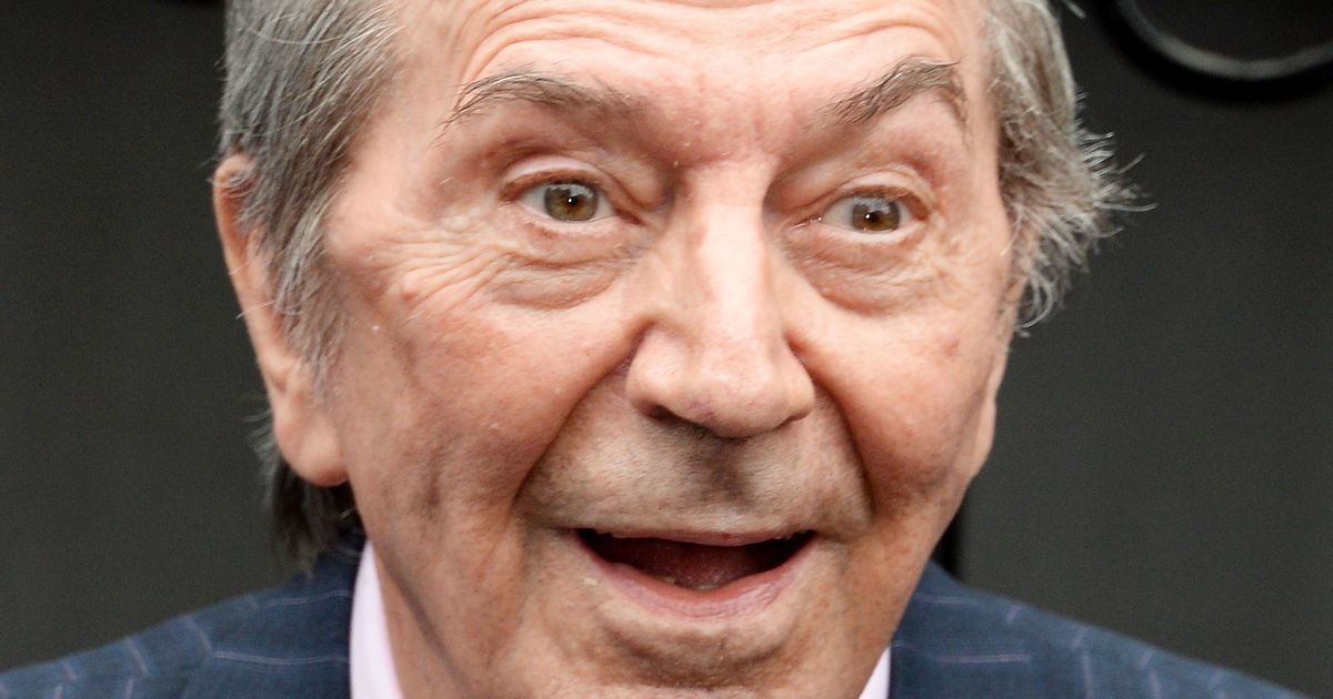 Des O’Connor died in hospital a week after suffering fall at home