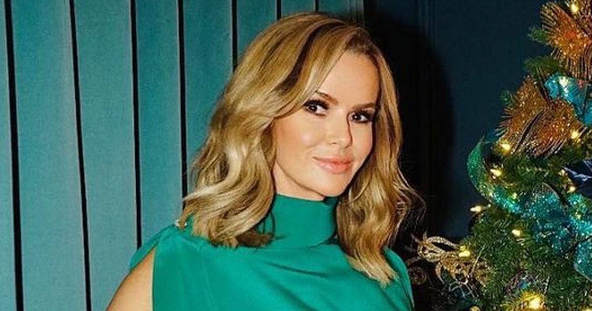 Amanda Holden full of festive glamour in matching Xmas tree and window blinds