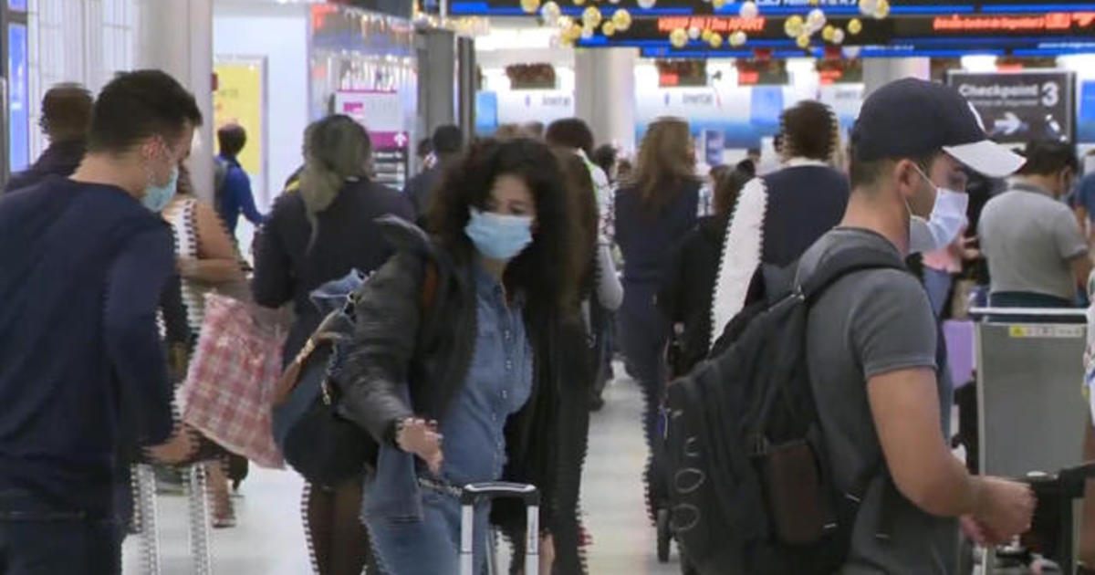 Millions of Thanksgiving travelers returning home amid COVID-19 surge