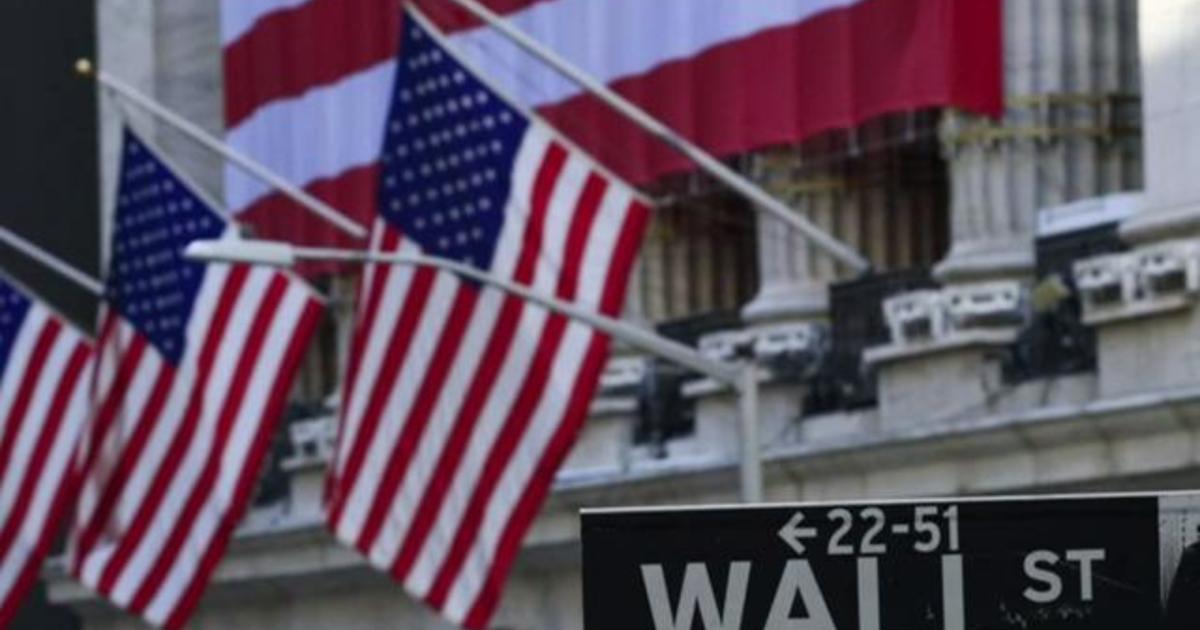 Dow hits 30K as Donald Trump signals exit from White House