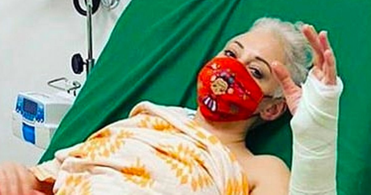 Rose McGowan breaks arm in horror fall while checking US election results