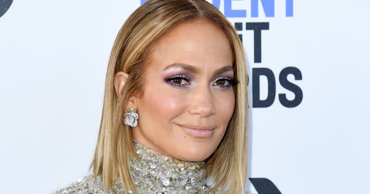 Jennifer Lopez unrecognisable as she ditches glam hair to debut natural curls