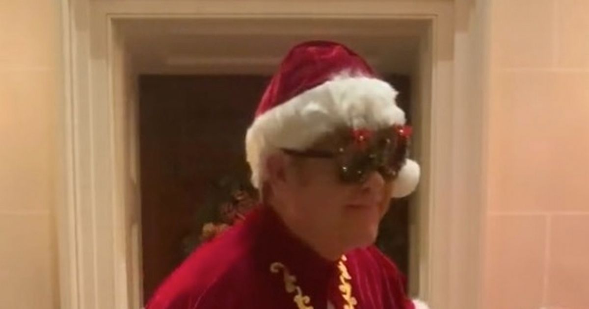 Elton John gets kids involved for amazing response to Step Into Christmas trend