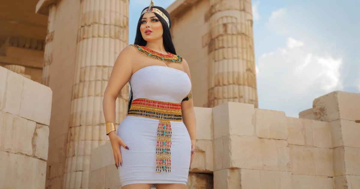 Egyptian model arrested over photo shoot at ancient pyramid