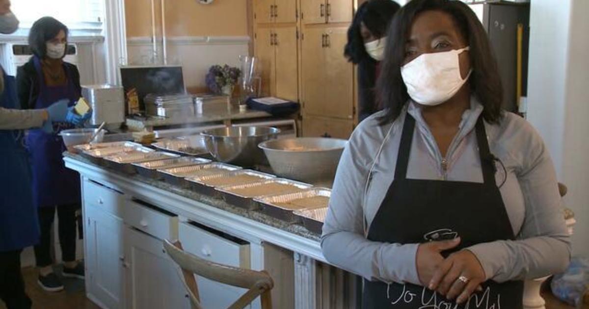 “Lasagna Lady” cooks 1,000 meals for local families this holiday season