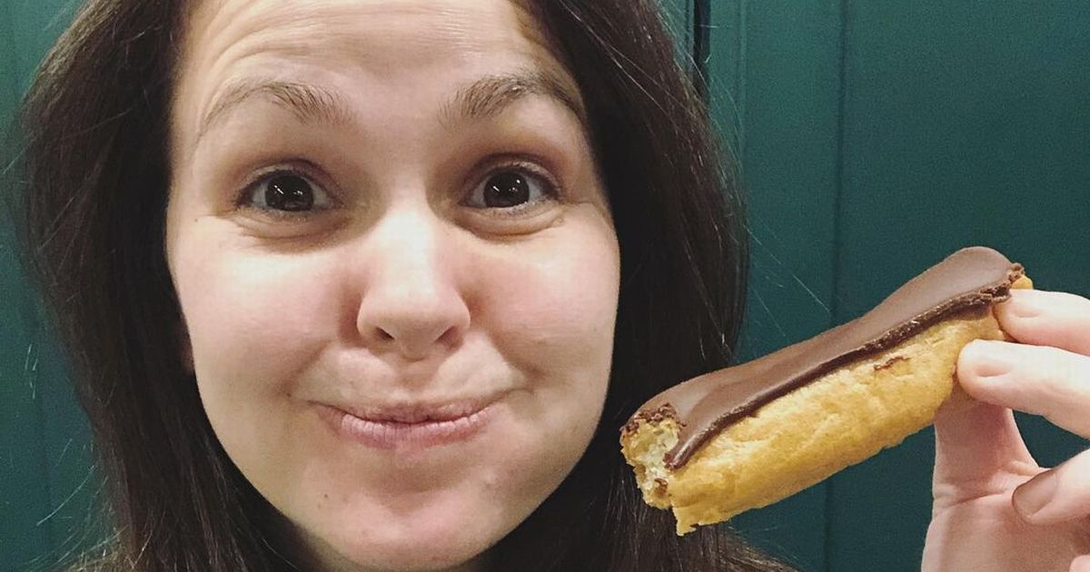 Giovanna Fletcher relishes creamy eclair after being denied by Kiosk Cledwyn