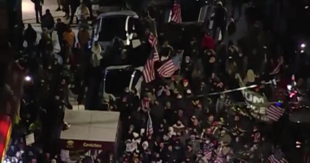 Raw footage: Protesters gather outside Staten Island bar that was shut down for violating COVID-19 restrictions