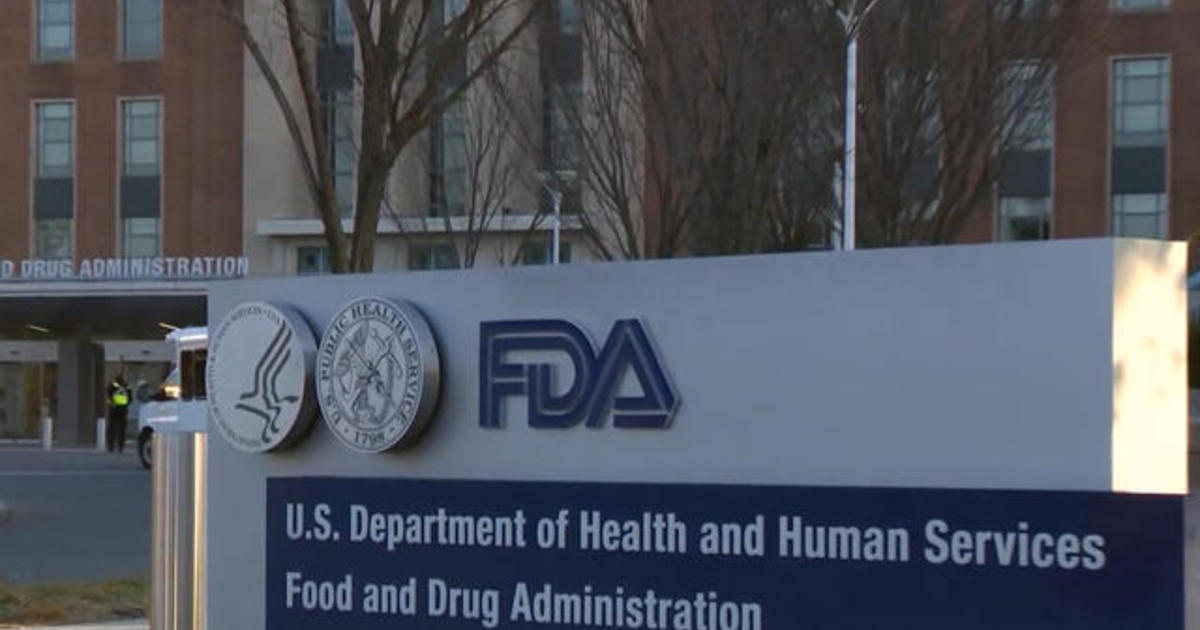 FDA panel recommends emergency authorization for Pfizer’s COVID vaccine